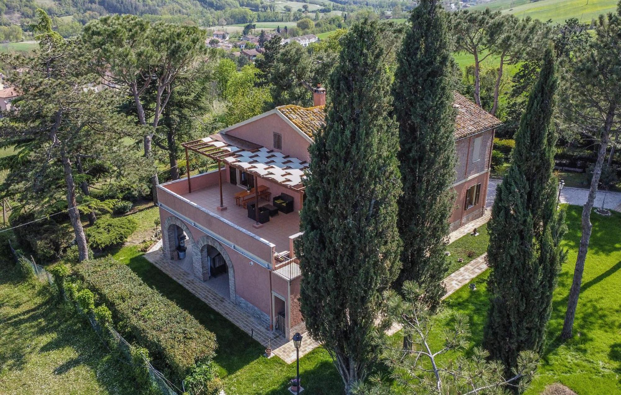 Beautiful Home In Cappone Di Vallefoglia Ripe Esterno foto